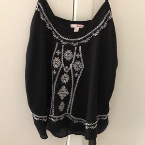 Spaghetti strap black and white shirt